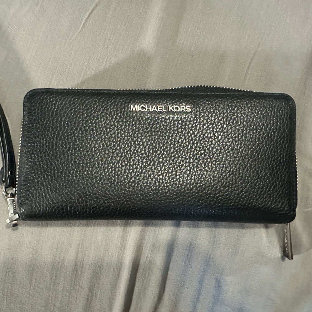 Michael Kors pebble leather zip wallet